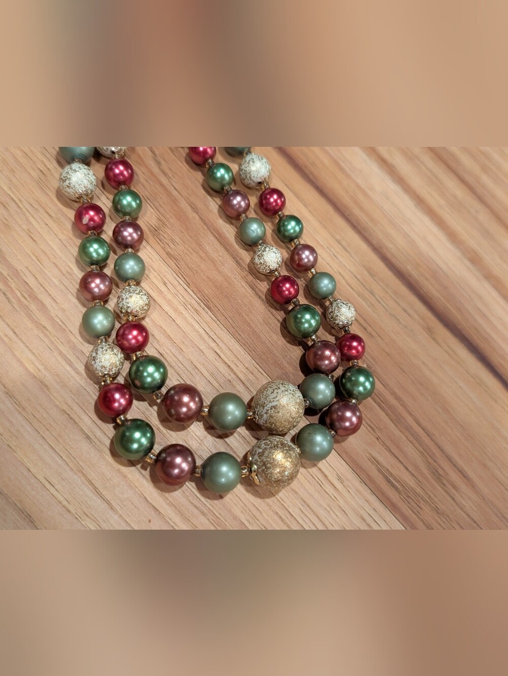 Multi-Color Pearl Bead Necklace - Festive Greens & Reds